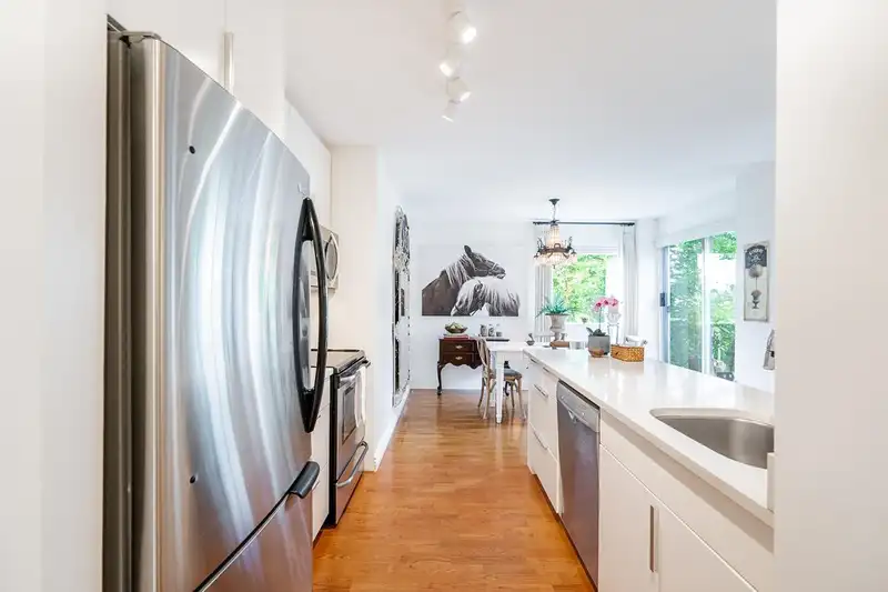 605 1510 W 1ST AVENUE - photo 4 of 29