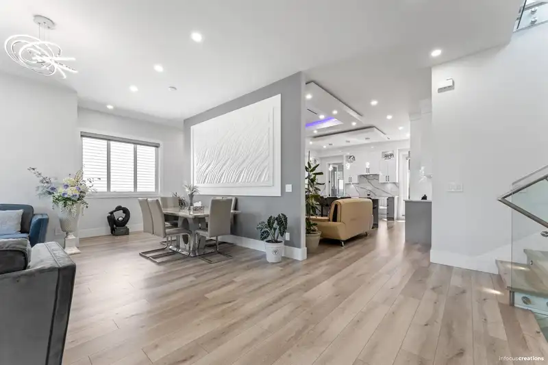 13836 80 AVENUE - photo 4 of 40