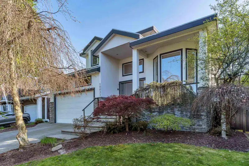 10033 181 STREET - photo 3 of 35