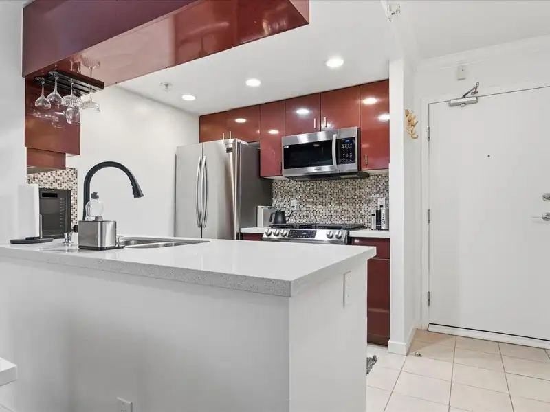 502 1033 MARINASIDE CRESCENT - photo 3 of 26