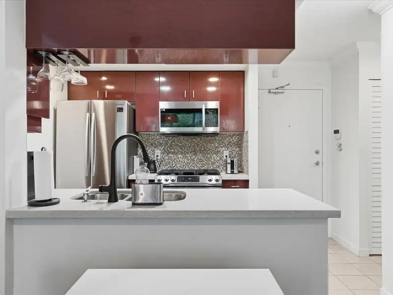 502 1033 MARINASIDE CRESCENT - photo 4 of 26
