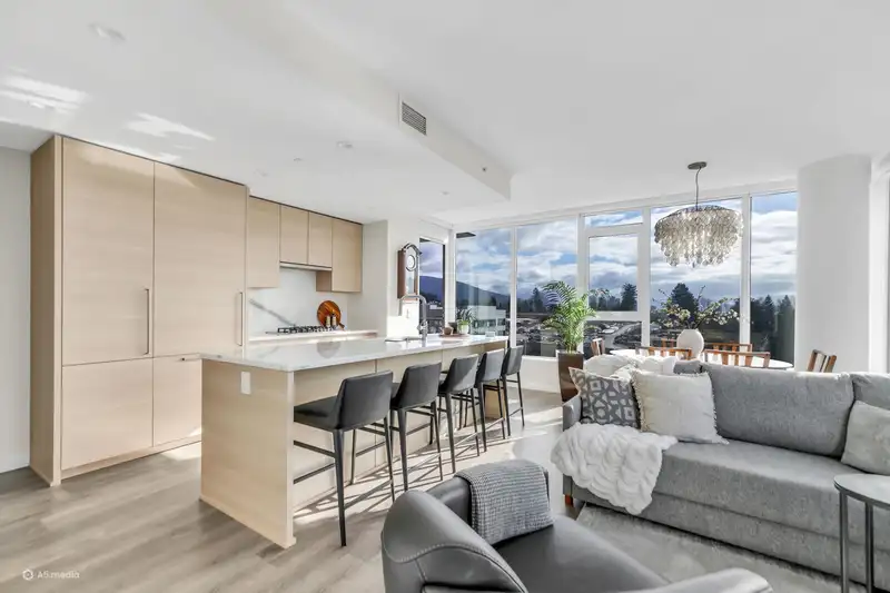 1404 305 MORRISSEY ROAD - photo 3 of 40