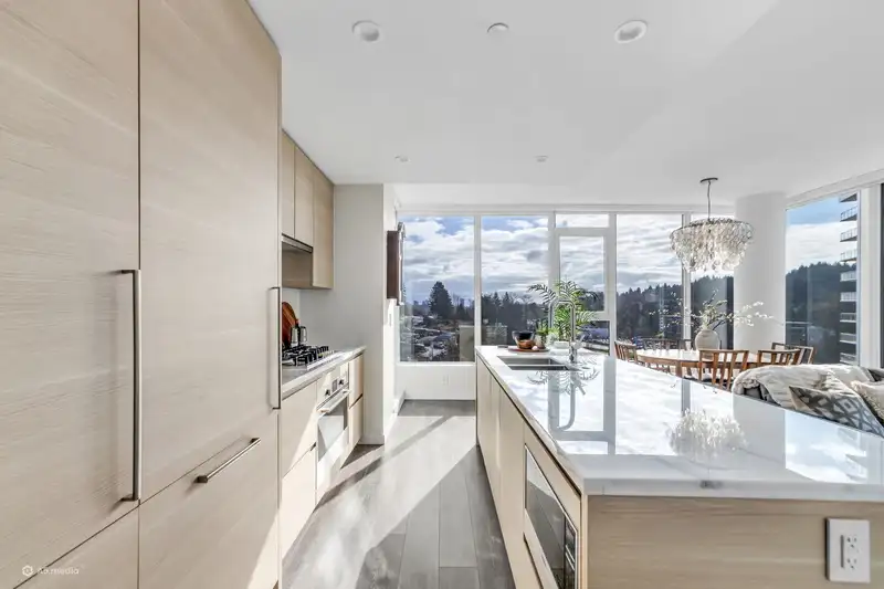 1404 305 MORRISSEY ROAD - photo 4 of 40