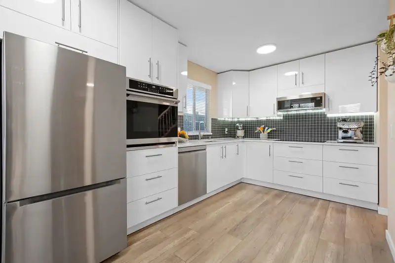 59 21928 48 AVENUE - photo 3 of 37