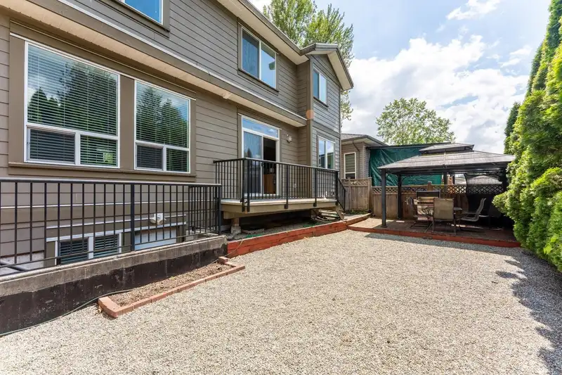 4027 JOSEPH PLACE - photo 3 of 27