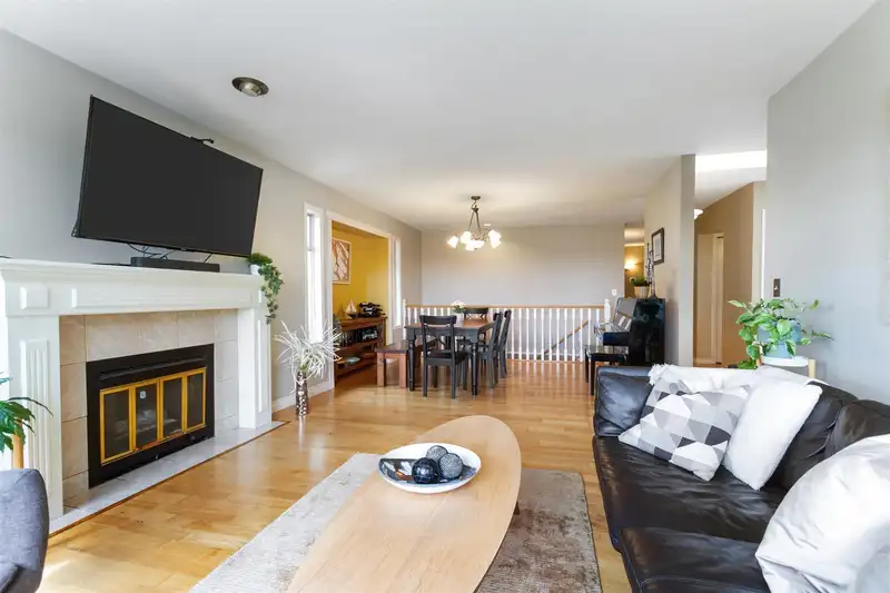 84 RAVINE DRIVE - photo 4 of 27