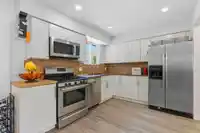 713 APPLEYARD COURT - thumbnail 1
