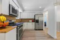 713 APPLEYARD COURT - thumbnail 3