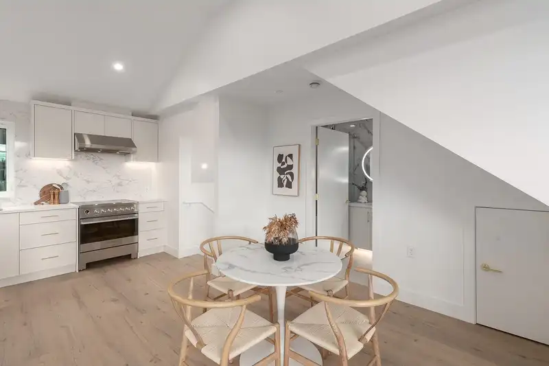 464 E 17TH AVENUE - photo 4 of 20