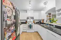 310 2990 PRINCESS CRESCENT - thumbnail 4
