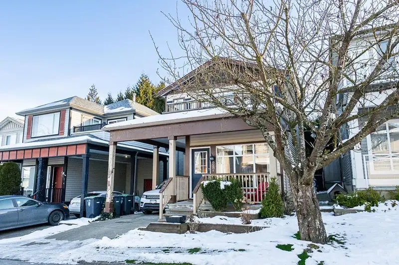 28 8888 216 STREET - photo 3 of 37