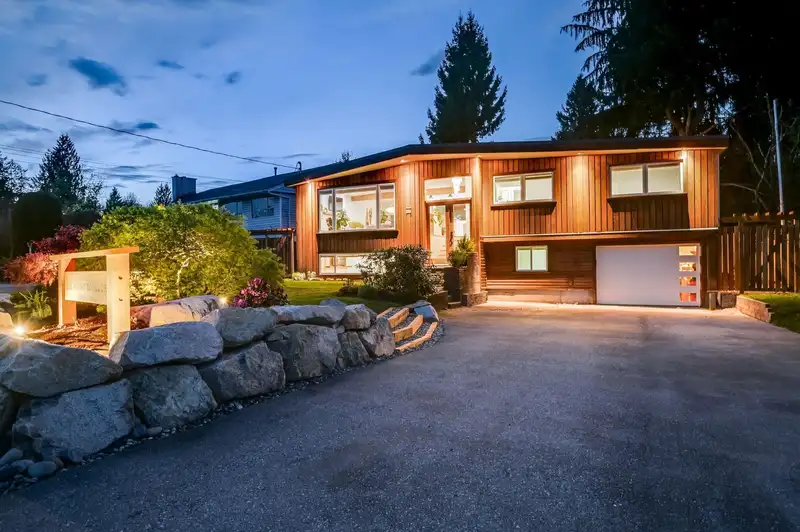 308 MOUNT ROYAL DRIVE - photo 2 of 37