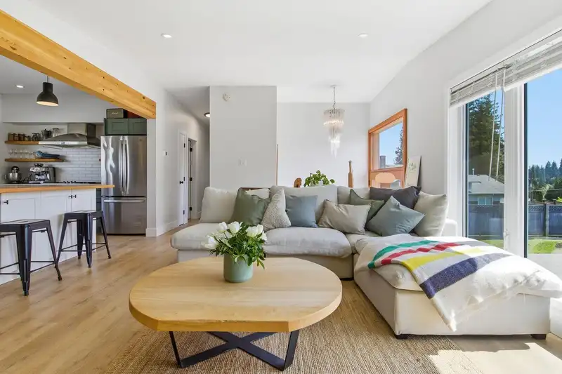 308 MOUNT ROYAL DRIVE - photo 4 of 37