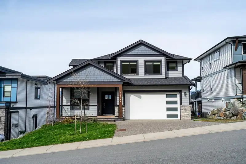 51049 COLERAINE AVENUE - photo 2 of 37