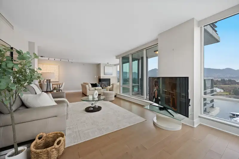 2102 590 NICOLA STREET - photo 3 of 40