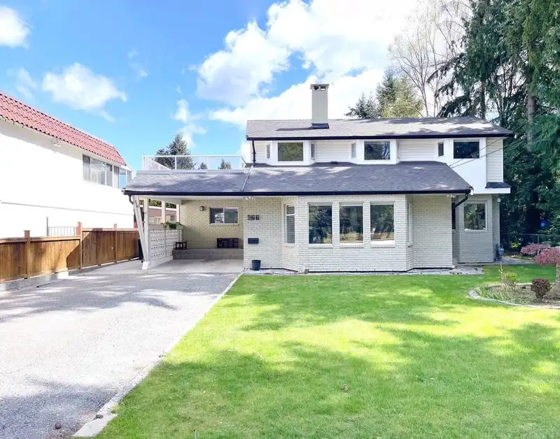 677 GATENSBURY STREET - photo 1 of 24