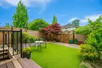 8437 207A STREET - thumbnail 32