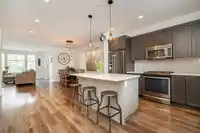 8437 207A STREET - thumbnail 10