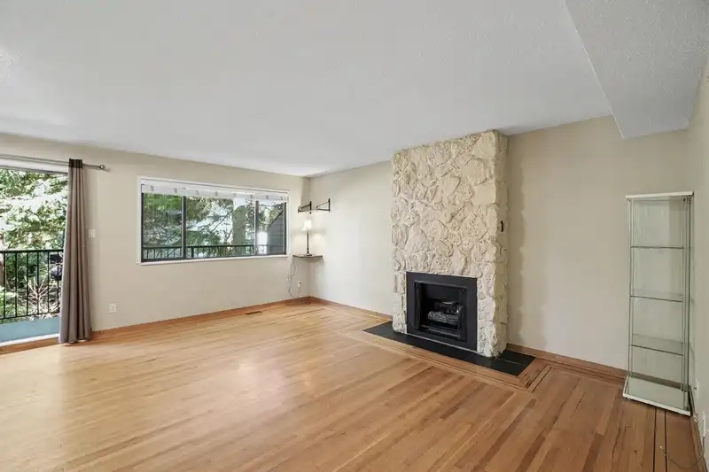 7305 CORONADO DRIVE - photo 2 of 33