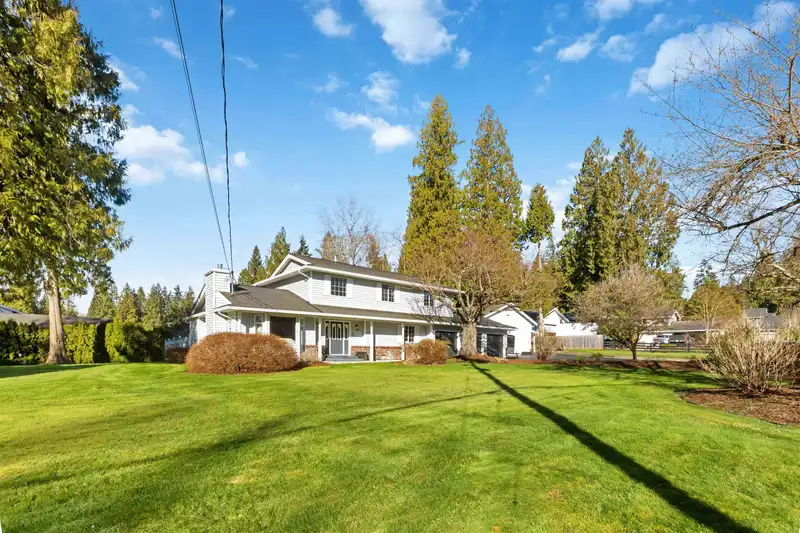 24109 124 AVENUE - photo 2 of 40