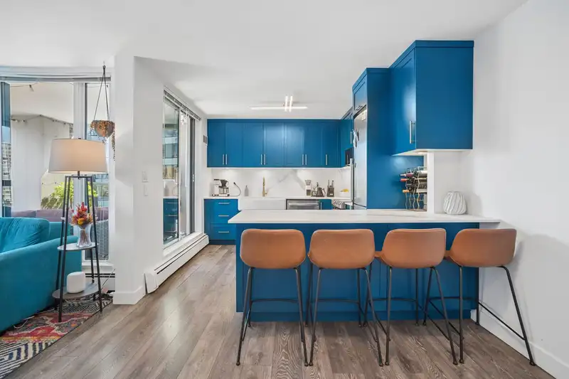 1604 1010 BURNABY STREET - photo 1 of 33