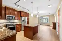 526 8157 207 STREET - thumbnail 3