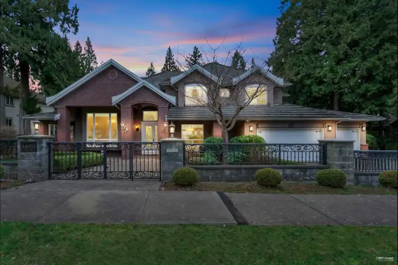 14033 34A AVENUE - photo 1 of 40