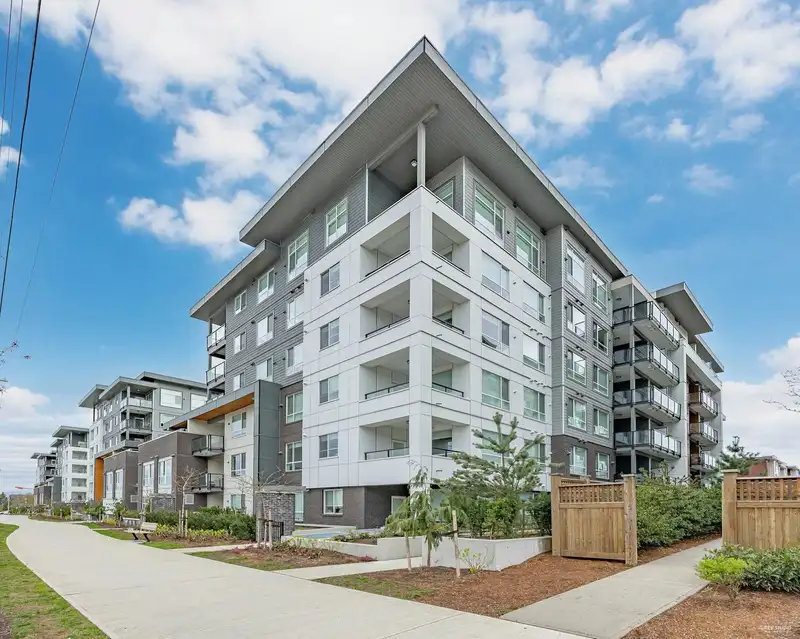 B123 20834 80 AVENUE - photo 1 of 24