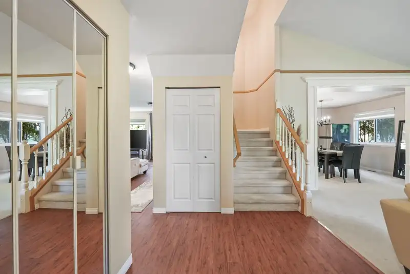 10863 161B STREET - photo 3 of 26