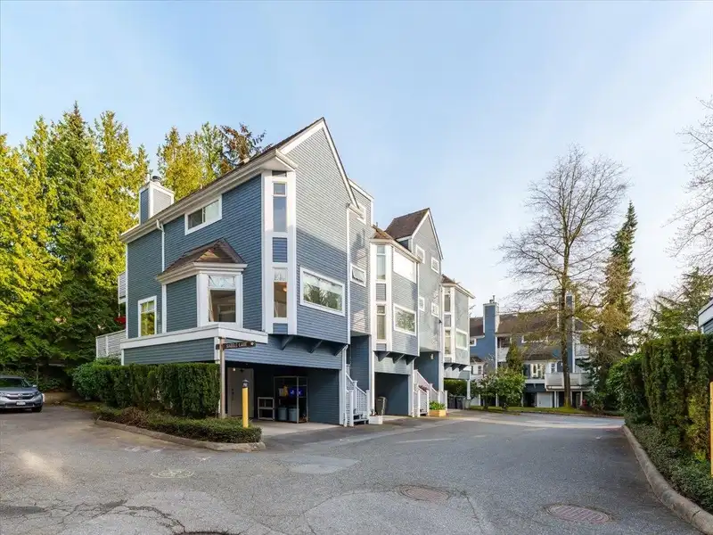 7338 FOXHOUND MEWS - photo 1 of 38