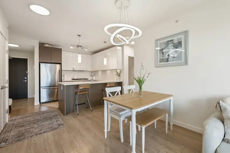 2601 3080 LINCOLN AVENUE - photo 4 of 40