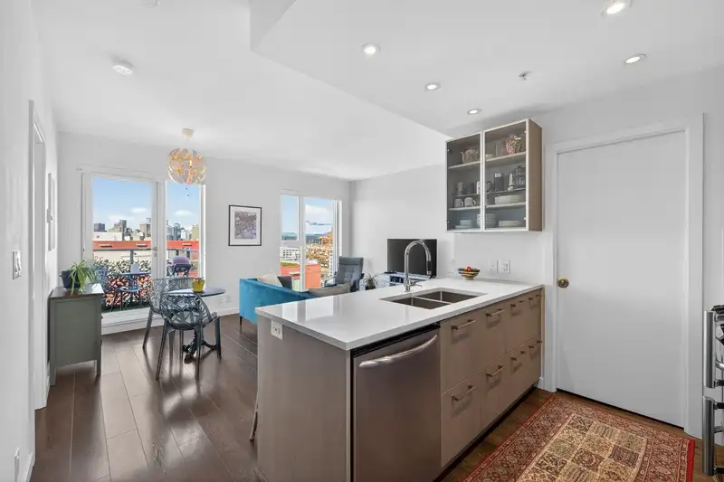 PH9 983 E HASTINGS STREET - photo 3 of 24