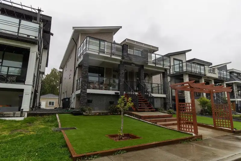 1411 SALTER STREET - photo 3 of 25