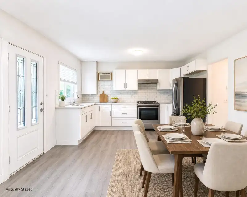 20420 LORNE AVENUE - photo 4 of 31
