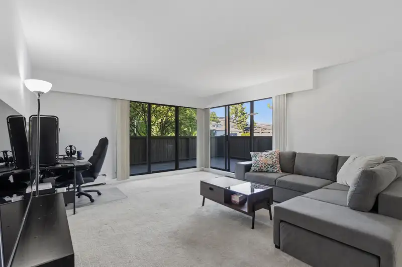 105 6560 BUSWELL STREET - photo 4 of 31