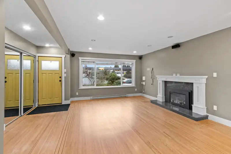 5745 LAUREL STREET - photo 3 of 35
