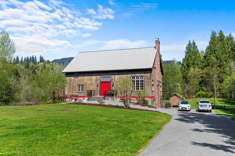 34055 FERNDALE AVENUE - photo 3 of 40