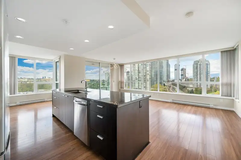 1703 2232 DOUGLAS ROAD - photo 4 of 18