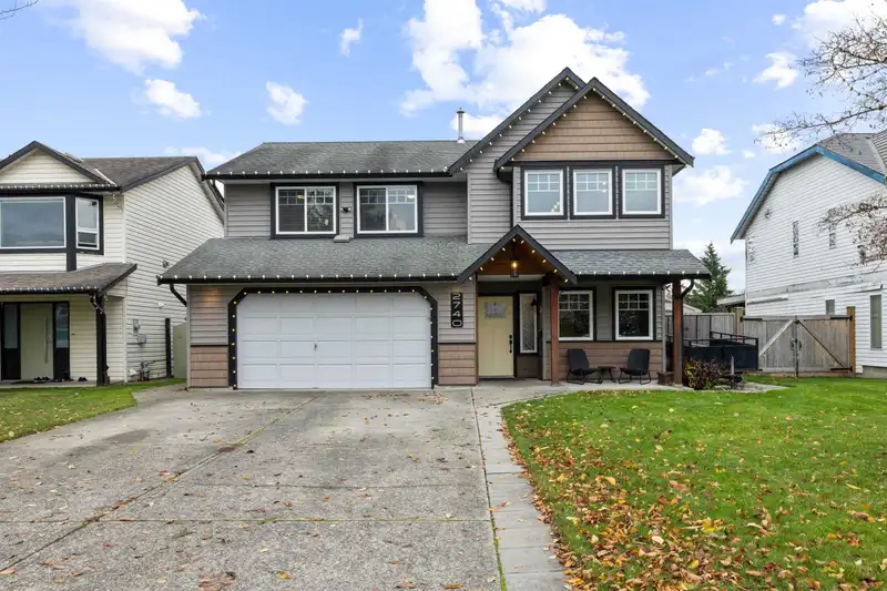 2740 272B STREET - photo 1 of 33