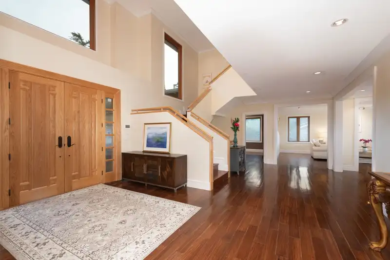 950 GREENWOOD ROAD - photo 2 of 23