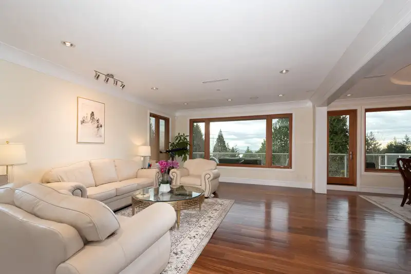 950 GREENWOOD ROAD - photo 4 of 23