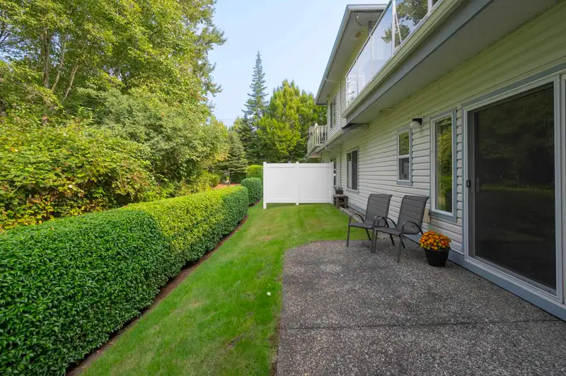 72 21579 88B AVENUE - photo 4 of 40