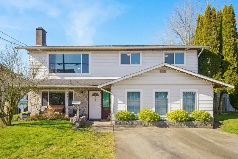 5927 184 STREET - photo 1 of 1