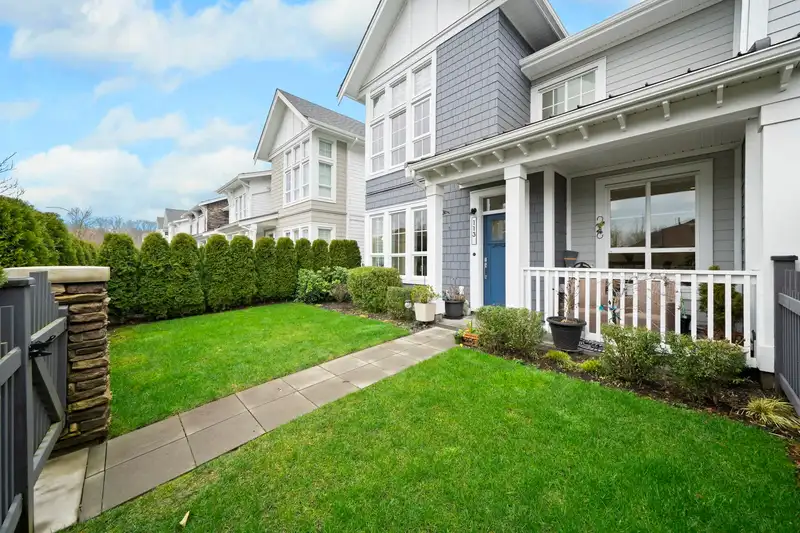 113 5311 ADMIRAL WAY - photo 3 of 40