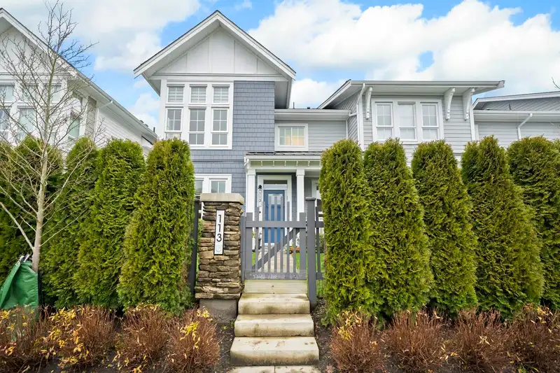 113 5311 ADMIRAL WAY - photo 4 of 40