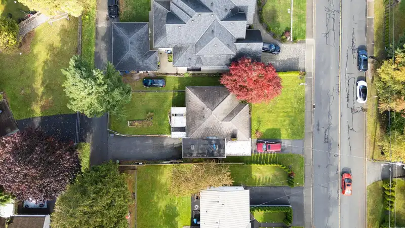 654 LINTON STREET - photo 2 of 36