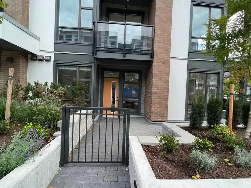 104 10778 138 STREET - photo 3 of 12