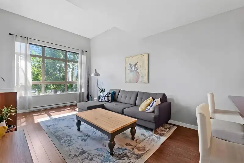 421 15918 26 AVENUE - photo 4 of 17