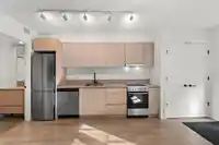 33 528 E 2ND STREET - thumbnail 24