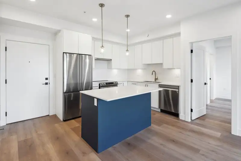 407 20282 72B AVENUE - photo 3 of 18